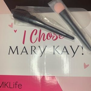 Mask Applicator & All-Over Powder Brush